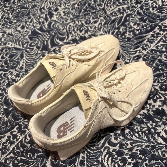 Sandstone & Angora Women’s New Balance 537 - Picture 5 of 8